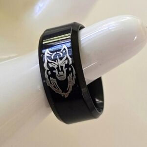 🐾 Wolf Black Steel Ring